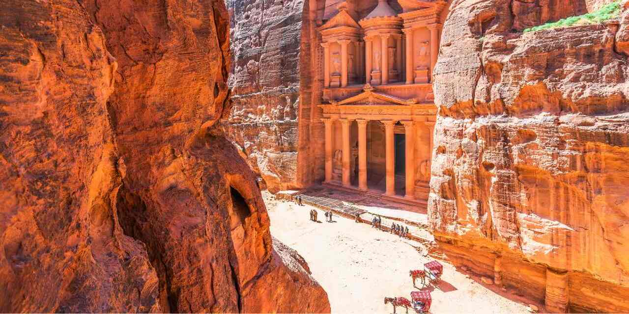 Excursión en 4x4 Wadi Rum aventura grupo